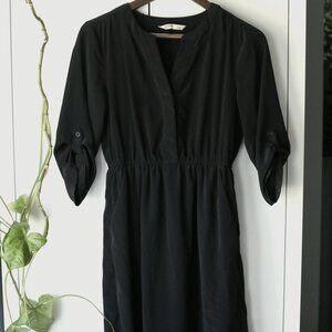 Old Navy Black 3/4 Length Sleeve V-Neck Dress